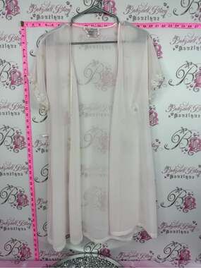 Linea Donatella pearl sleeve Sheer Lace-Trim Short Sleeve Robe in Pale Blush